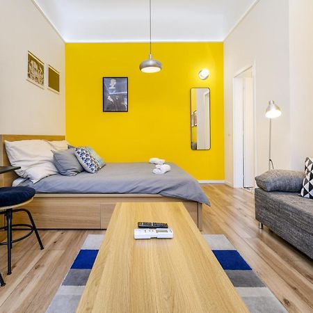 Stylish Yellow Suite In The Heart Of Budapest Exteriör bild