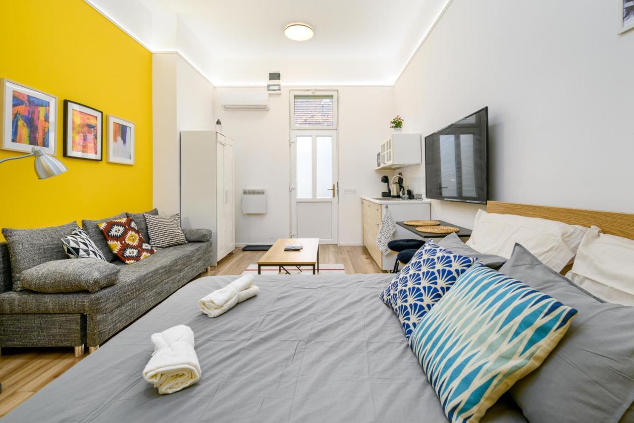 Stylish Yellow Suite In The Heart Of Budapest Exteriör bild