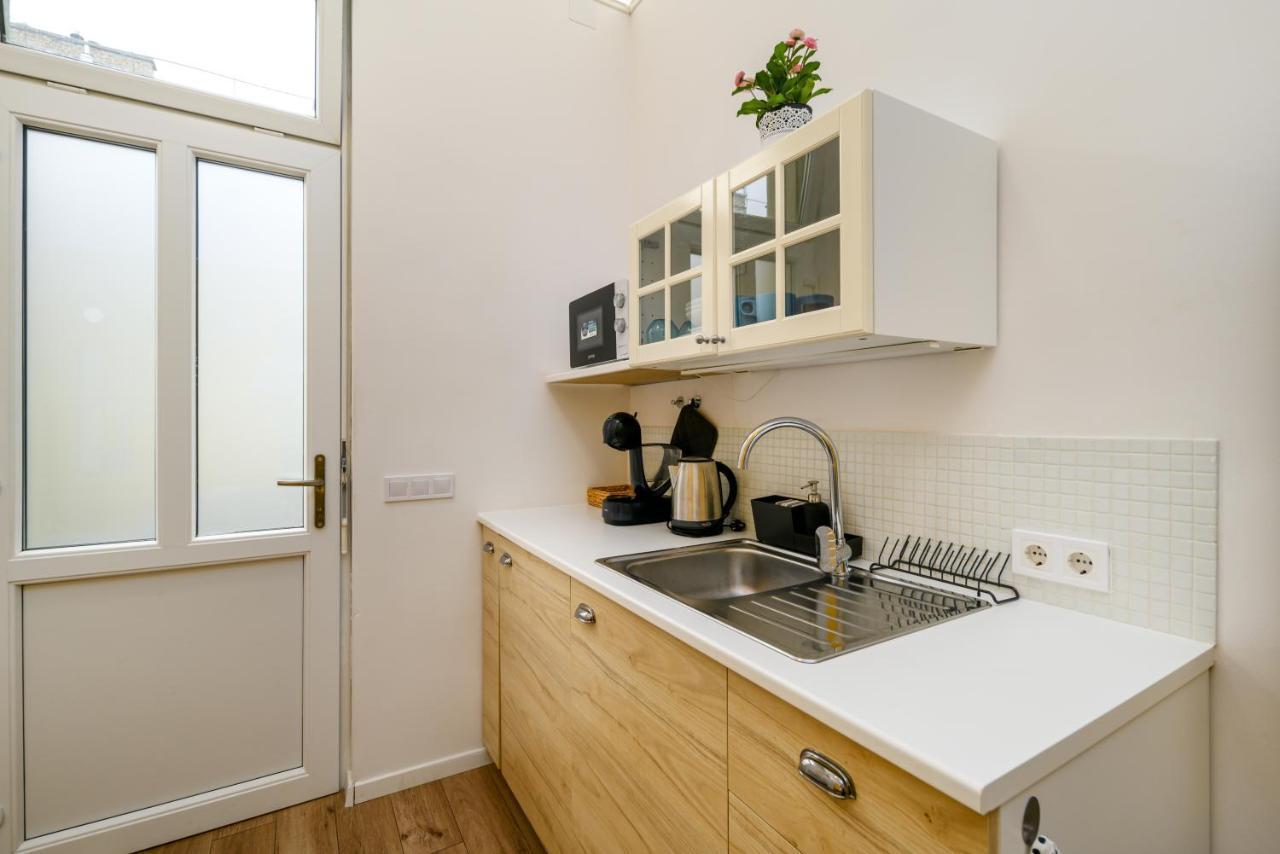 Stylish Yellow Suite In The Heart Of Budapest Exteriör bild