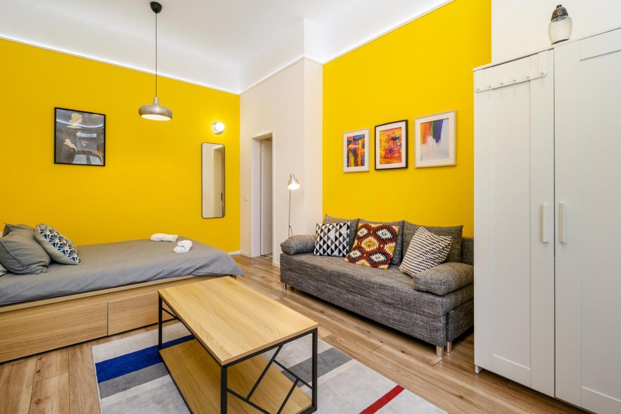 Stylish Yellow Suite In The Heart Of Budapest Exteriör bild