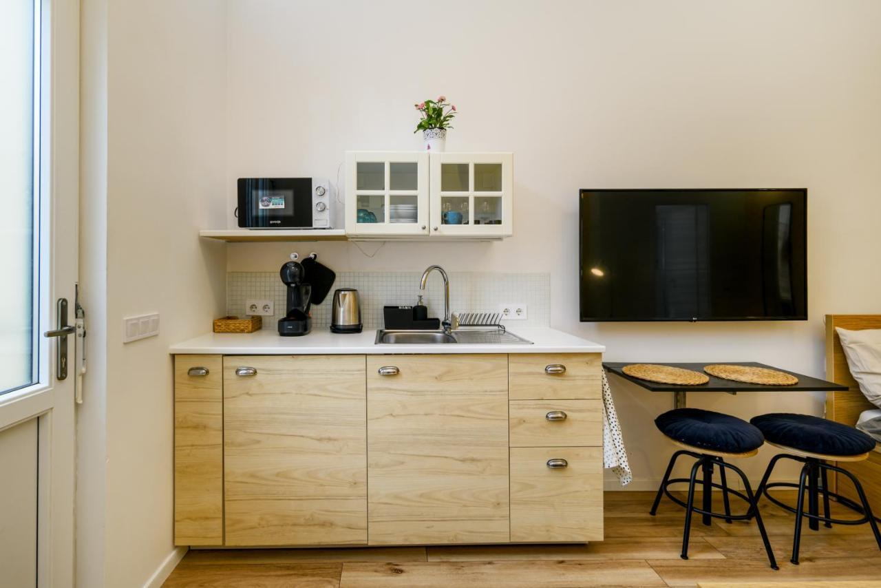 Stylish Yellow Suite In The Heart Of Budapest Exteriör bild