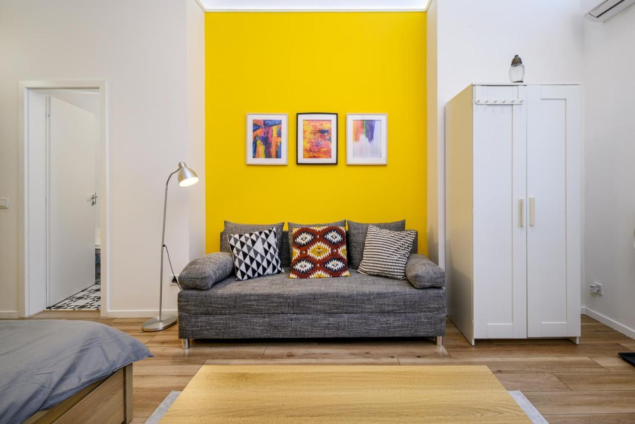 Stylish Yellow Suite In The Heart Of Budapest Exteriör bild